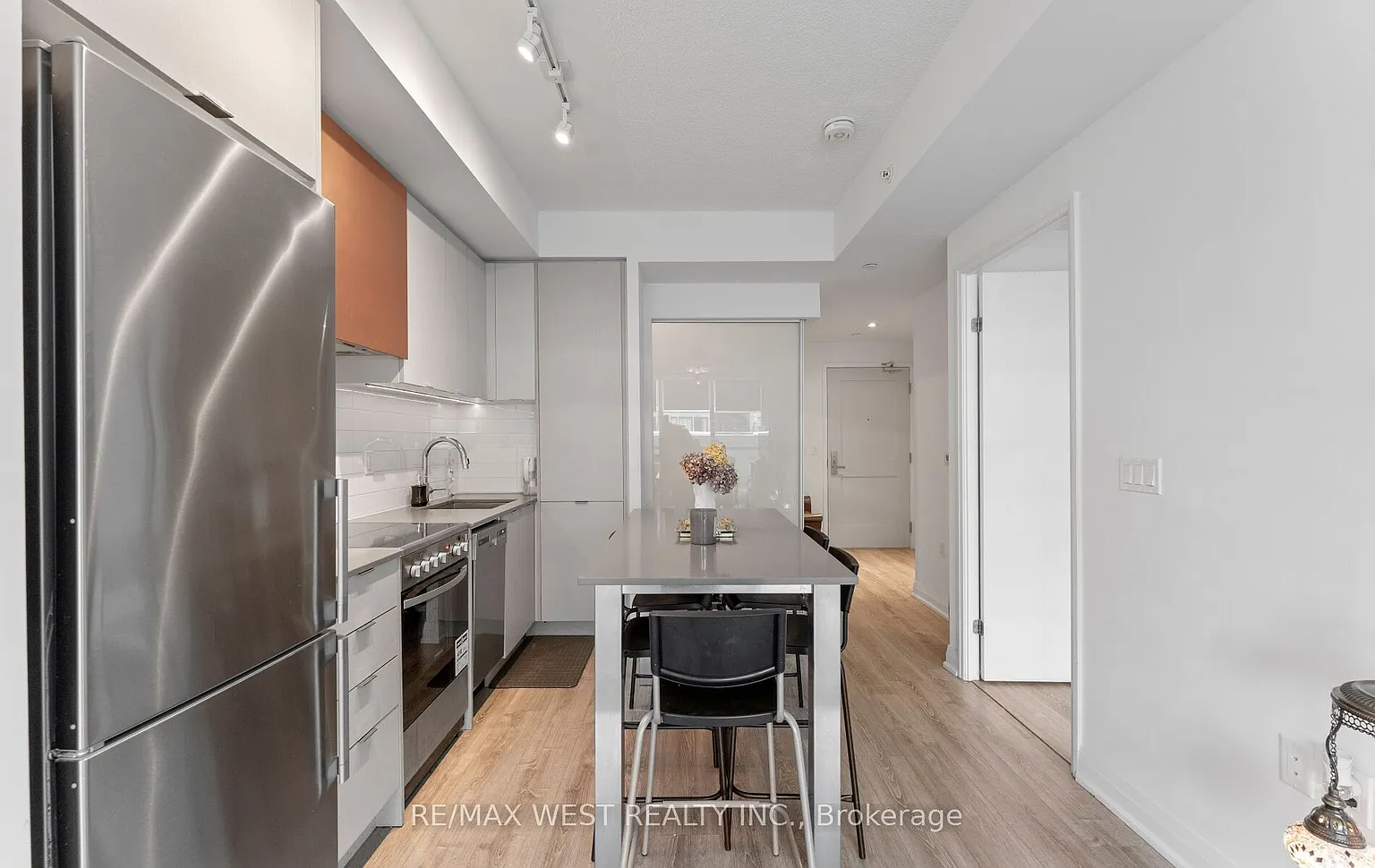 10 Gibbs Rd #806 photo 1