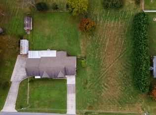 Ayers Rd, Kodak, TN 37764