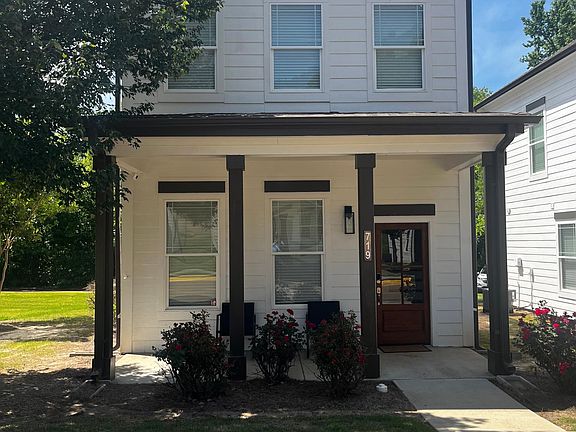 2nd image of 719 Ironwood Ln #719