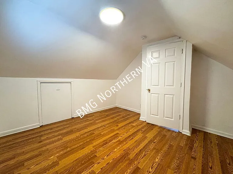 158 Baker St — Photo 30