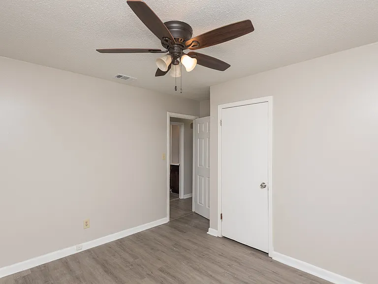 6404 Dunbar Rd — Photo 8