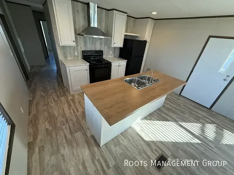 137 Eldridge Ln #137 — Photo 4