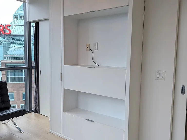 110 Charles St E #2408 — Photo 16