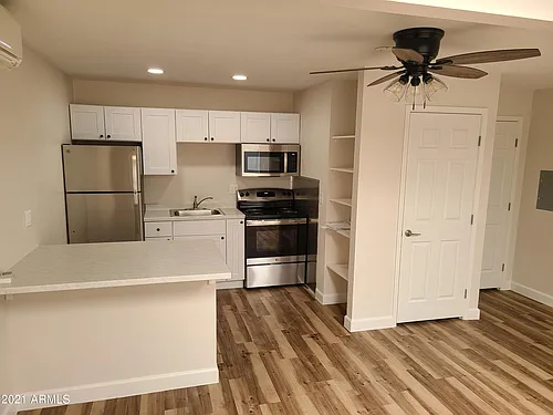 145 W Wickenburg Way #B Photo 1