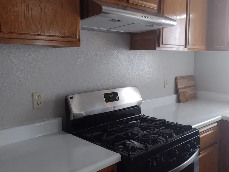 Village Glen Apartments — Photo 9