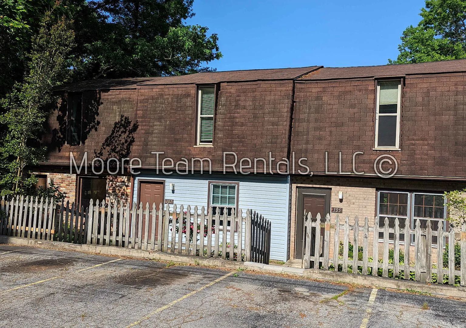 Paradise Ave Apts — Photo 1