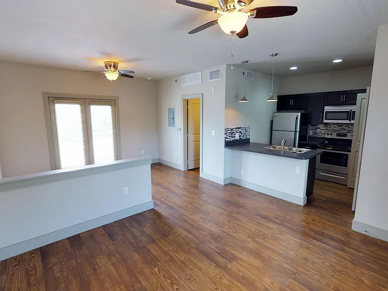 1212 Greenlee St — Photo 12