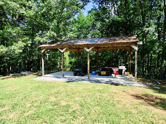 5th image of 132 Cotton Ln