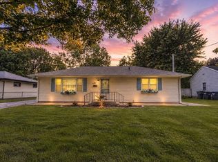 8 Cedar Ave, Danville, IL 61832