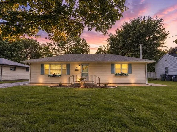 8 Cedar Ave, Danville, IL 61832