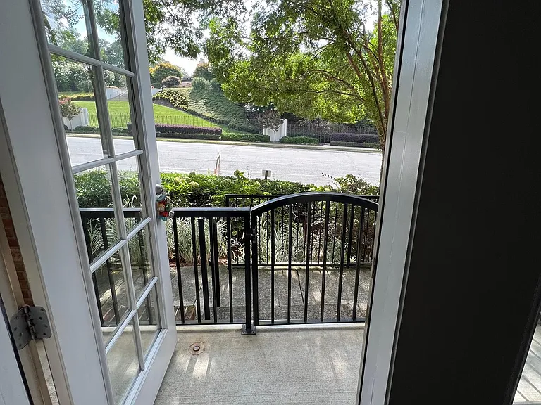 900 Abernathy Rd NE — Photo 12