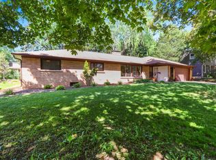 231 Sioux Ln, Green Bay, WI 54301
