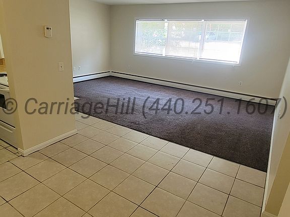 3rd image of 1011 Carriage Hill Dr #2
