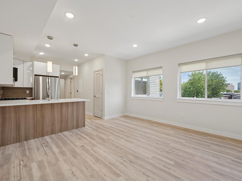1st image of 3729 Lancaster Ave #302