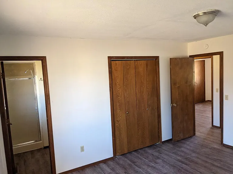 1426 S Saint Marys Ave — Photo 14