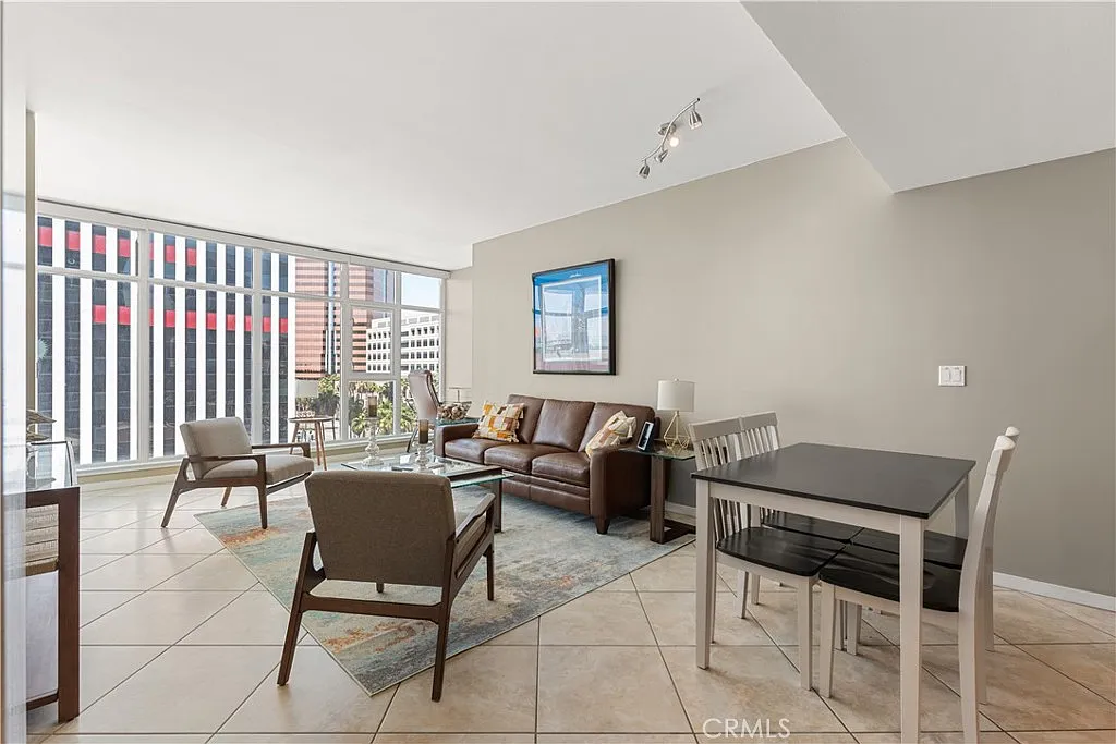 Building Photo - 400 W Ocean Blvd #604