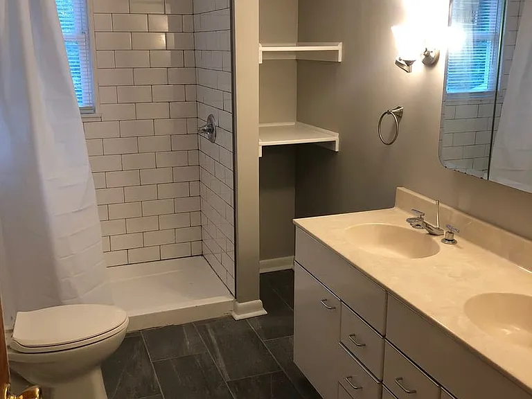 1235 E Matlock Rd — Photo 14