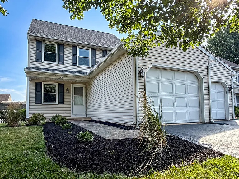 84 Red Stone Cir — Photo 1