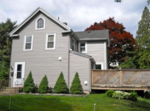 4th image of 28 Linden St
