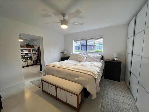 5th image of 1433 SE 5th Ct