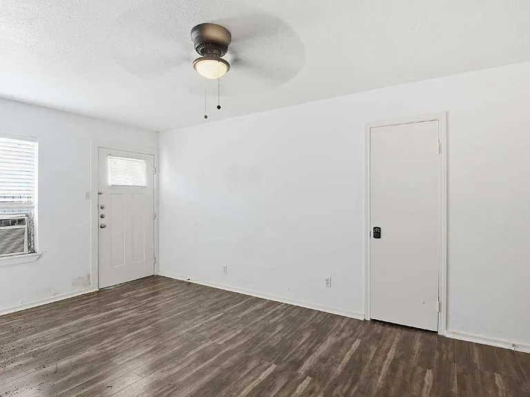 5010 Ennis St #2 — Photo 10
