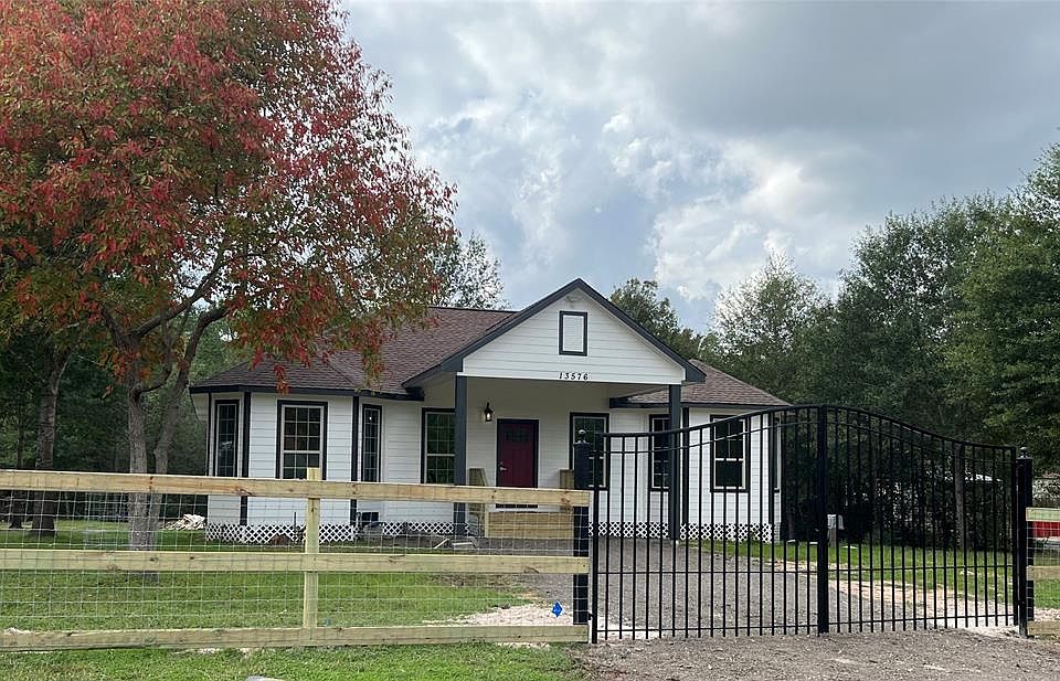 13576 Pinewood Village Dr, Conroe, TX 77302 MLS 63293100 Zillow