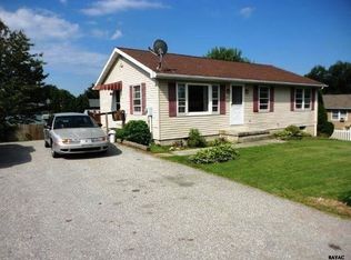 329 Hanover St, New Oxford, PA 17350