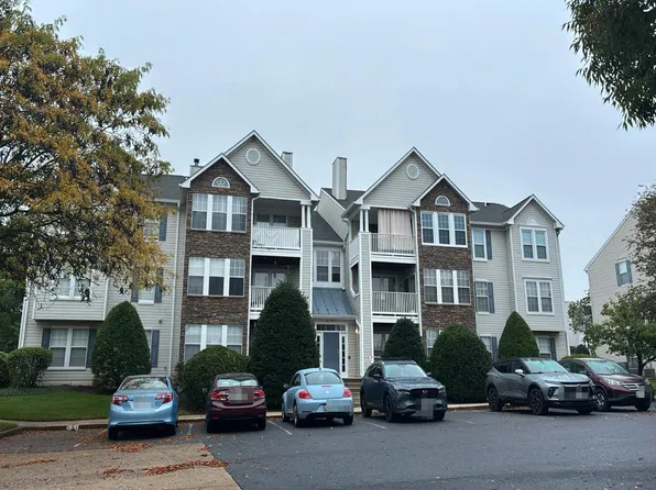 5640 Wade Ct APT H, Frederick, MD 21703