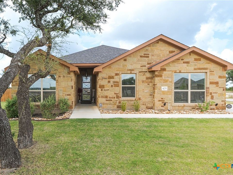 1st image of 425 Ridge Crest Dr