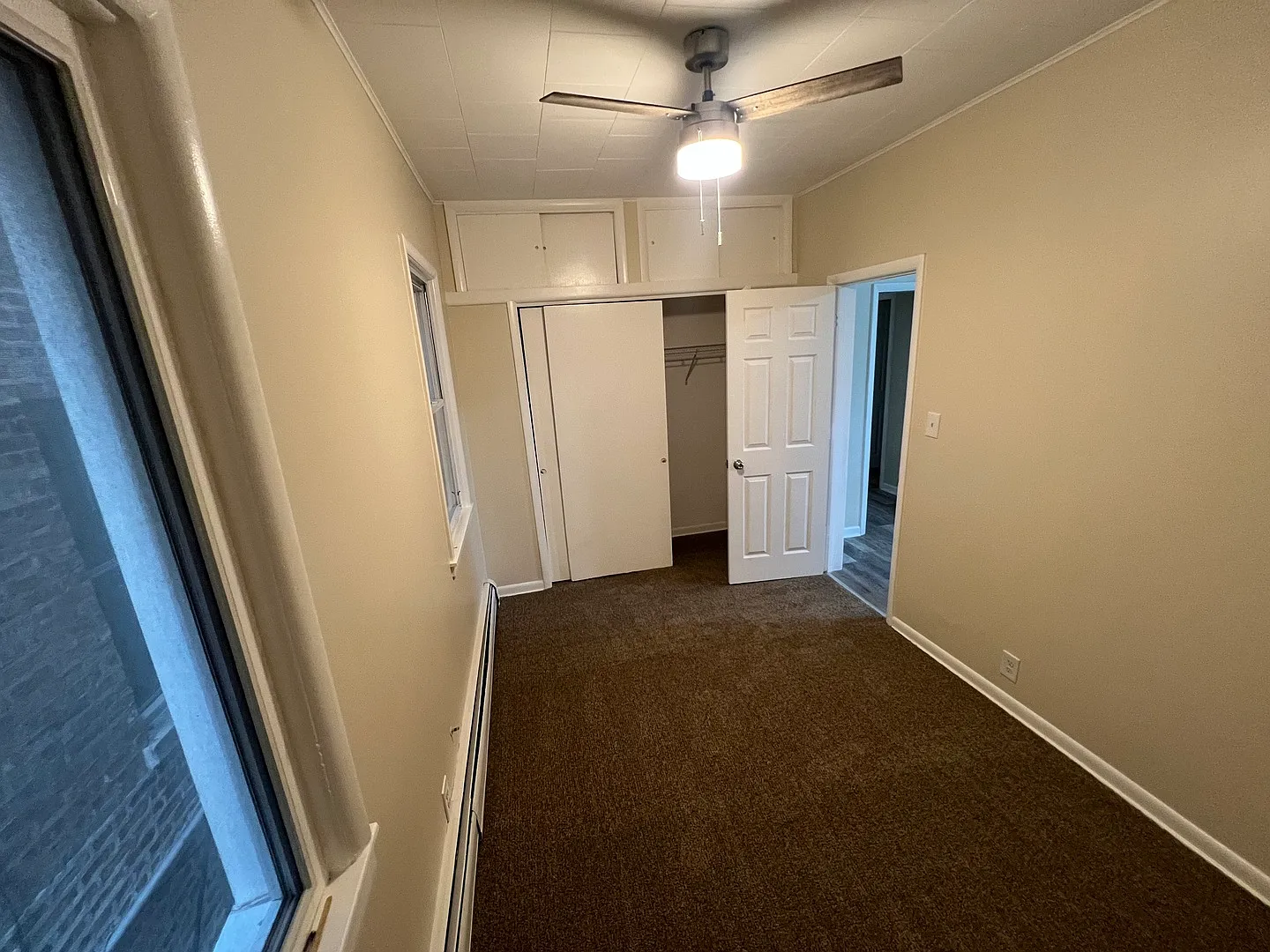 2 bed, 1000 sqft, $2,200 — Photo 4