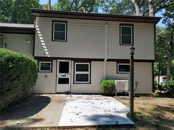 3rd image of 180 Diamond Hill Rd