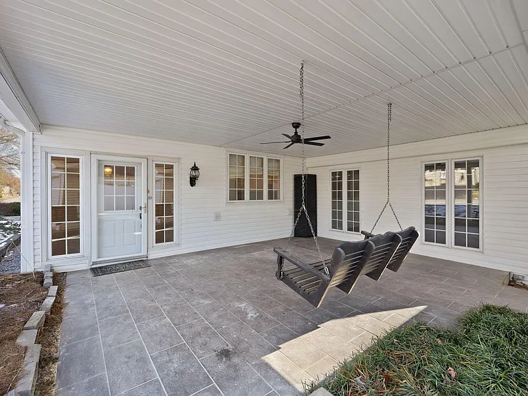 406 N Main St — Photo 53