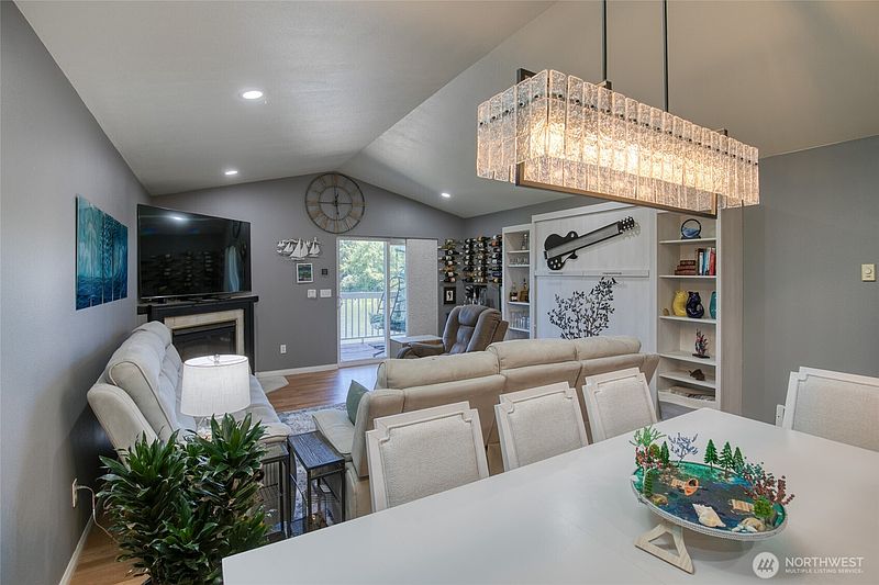 2nd image of 992 Point Brown Avenue SE #2