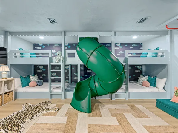 8904 124th Way, Seminole, FL 33772