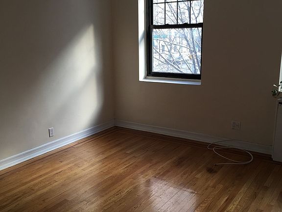 4th image of 591 1st Ave APT 01