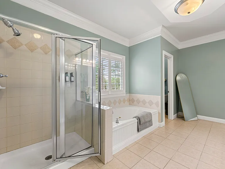 3410 Burdett Ct — Photo 19
