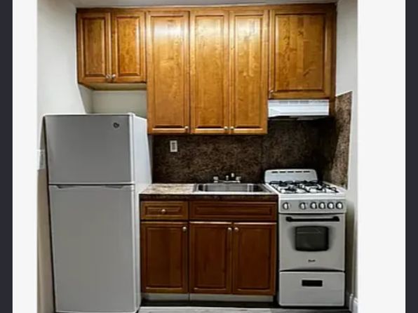 14309 Barclay Ave APT 2F