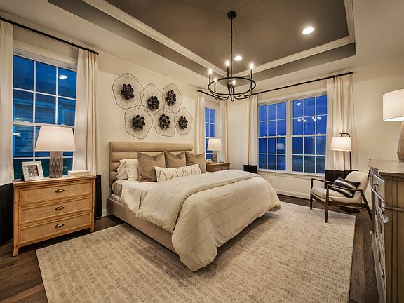 The Washington Model Primary Suite