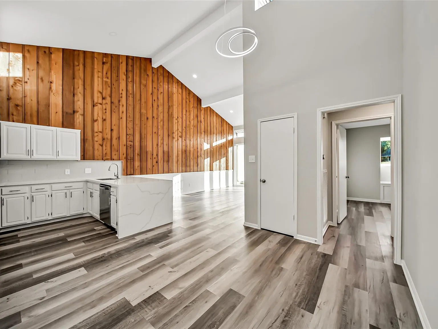 3 bed, 2.0 bath, 1478 sqft, $2,100 — Photo 4