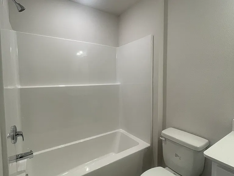 328 Callie Dr — Photo 12