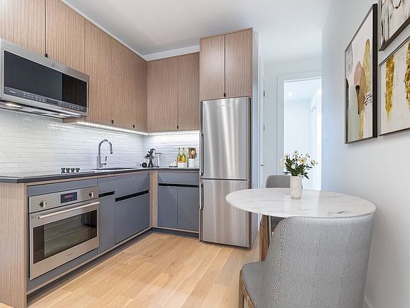 4th image of 244 E 7th St #17B