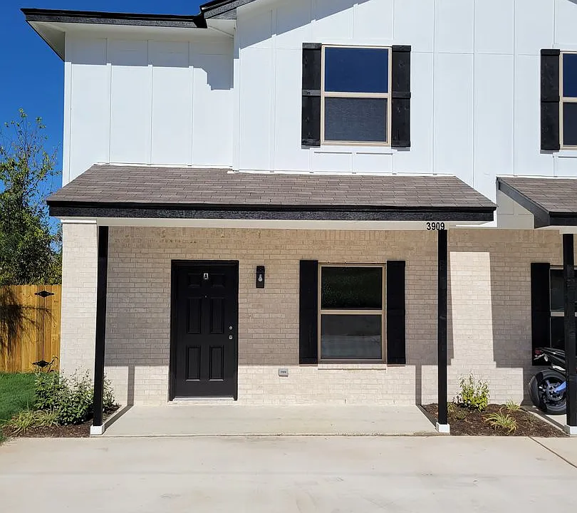 3909 Turner Ave