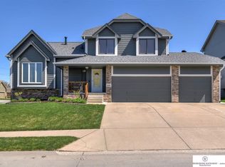 9201 S 170th St, Omaha, NE 68136