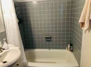 191 Birch Hill Rd APT 2, Locust Valley, NY 11560