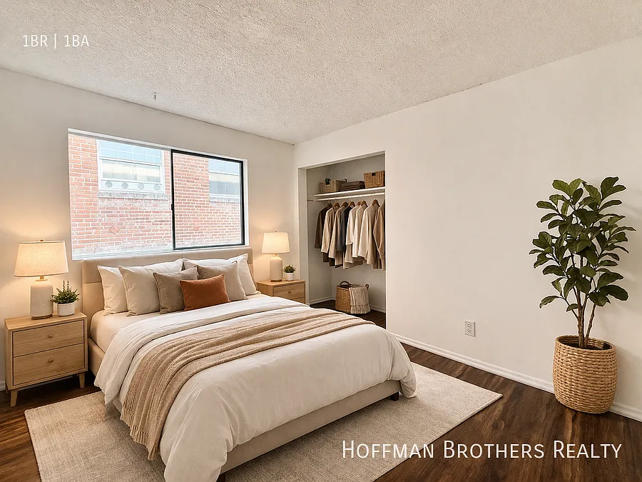 Building Photo - 235 S Mariposa Ave #101