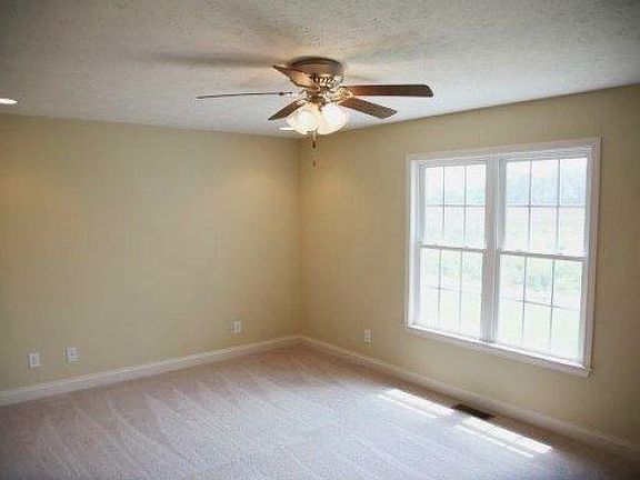 5th image of 650 Amberdale West Cir