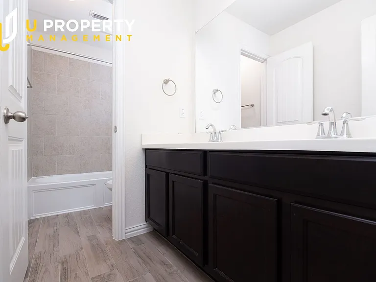 817 Black Hawk Dr — Photo 15