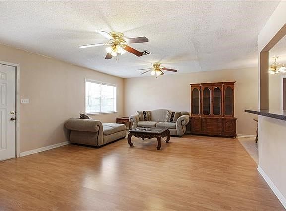 2nd image of 3619 E Louisiana State Dr