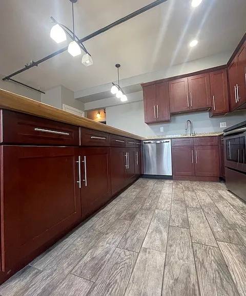 208 Huron Ave — Photo 82