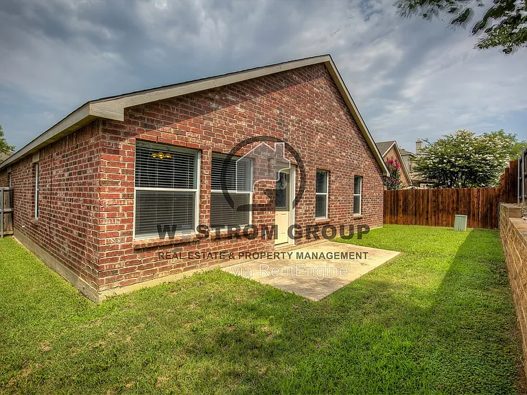 10200 Pear St — Photo 40